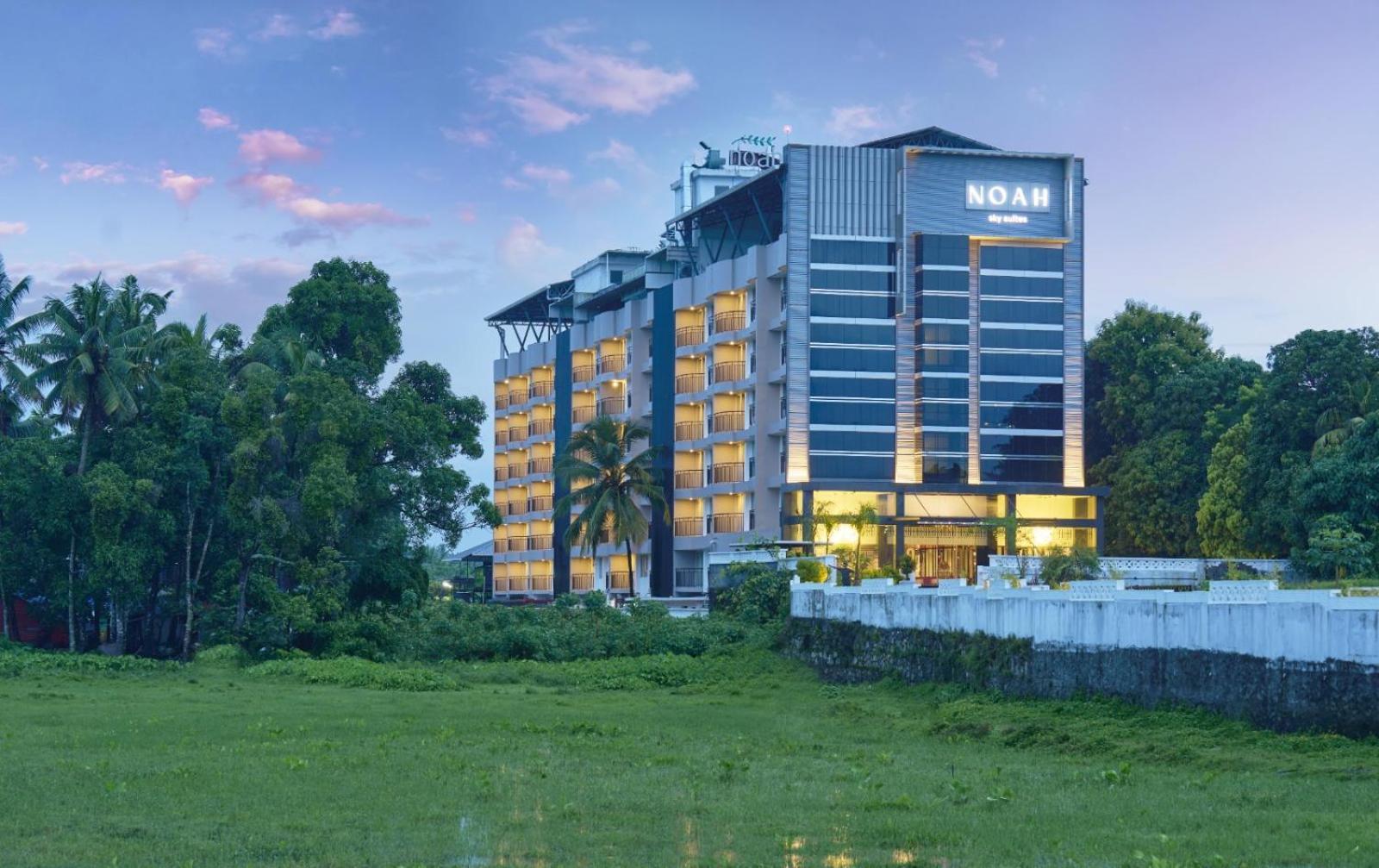 Noah Sky Suites Kochi Exterior foto